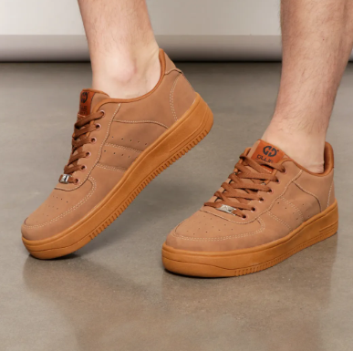 Tenis Marrom